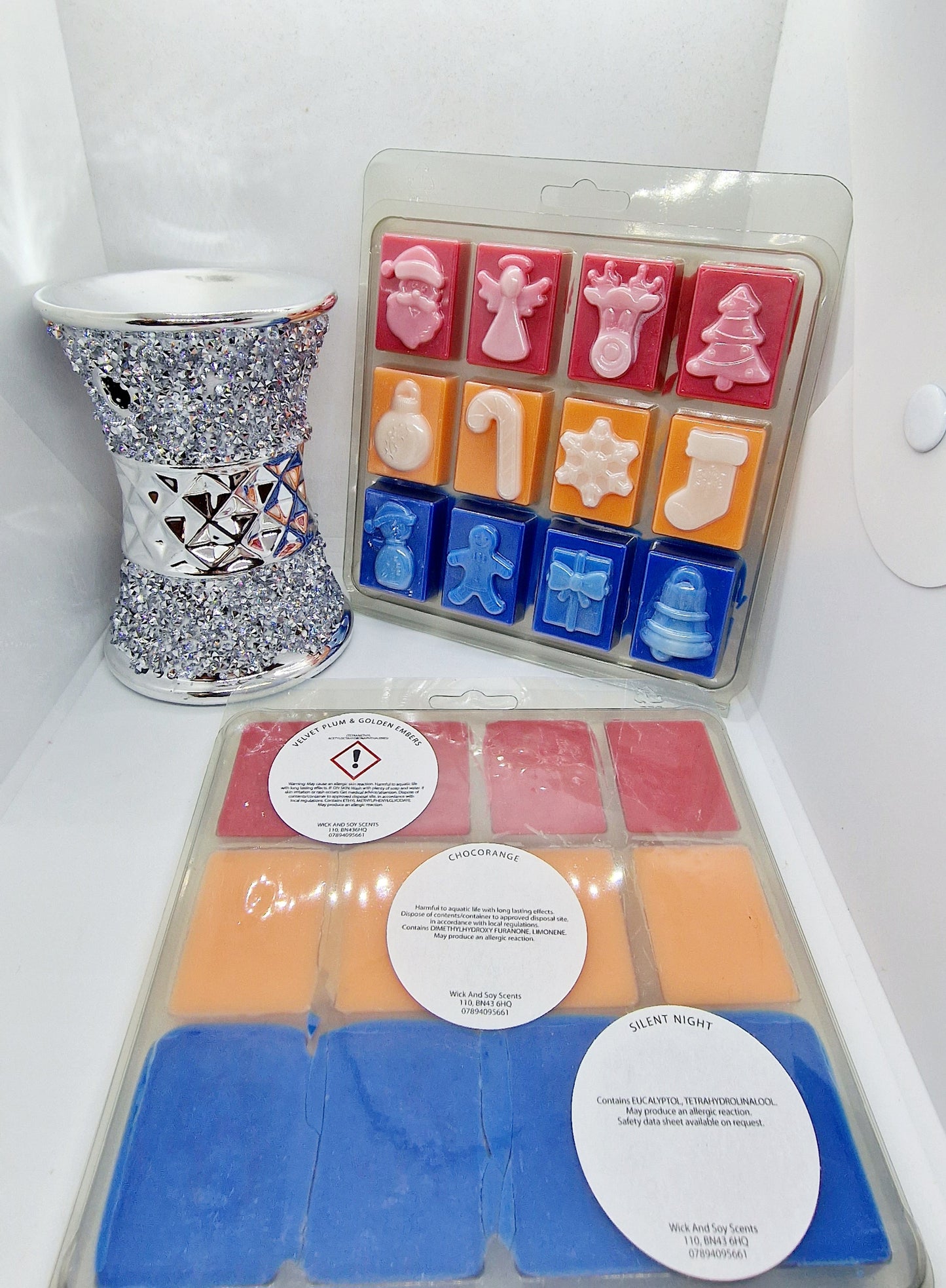 12 Cell Christmas clamshell Wax Melts 3 Different Scents